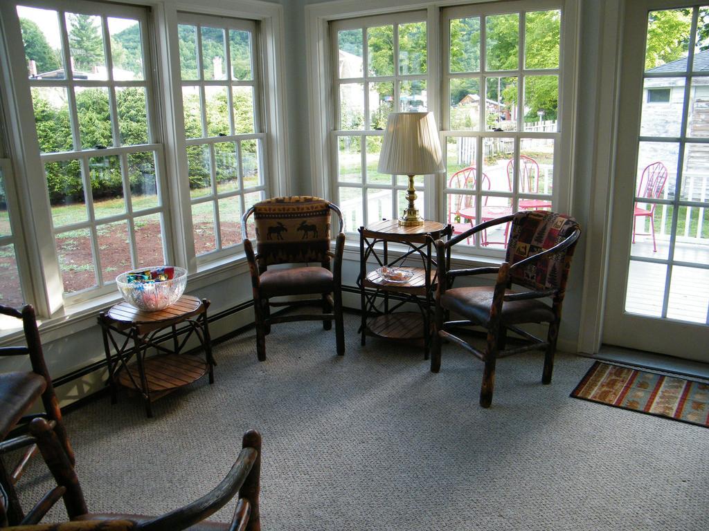 The Bond 1786 Inn (Adults Only) Warrensburg Extérieur photo