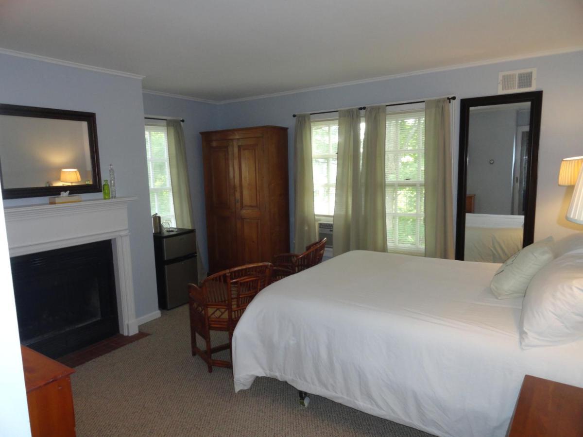 The Bond 1786 Inn (Adults Only) Warrensburg Extérieur photo